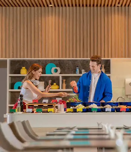 ห้องอาหารอีท (EAT)